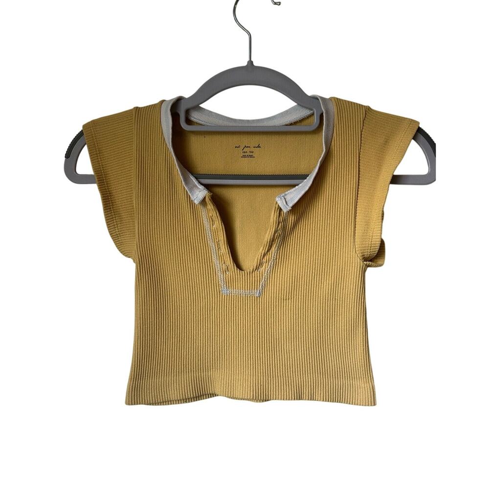 Urban Outfitters Cropped Yellow Tee - XS/S